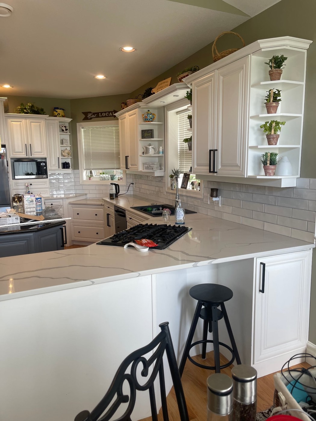White subway tile kitchen backsplash
